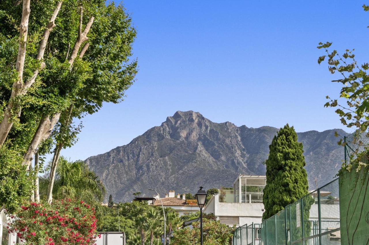 Casa Adriana Villa Marbella Exterior photo